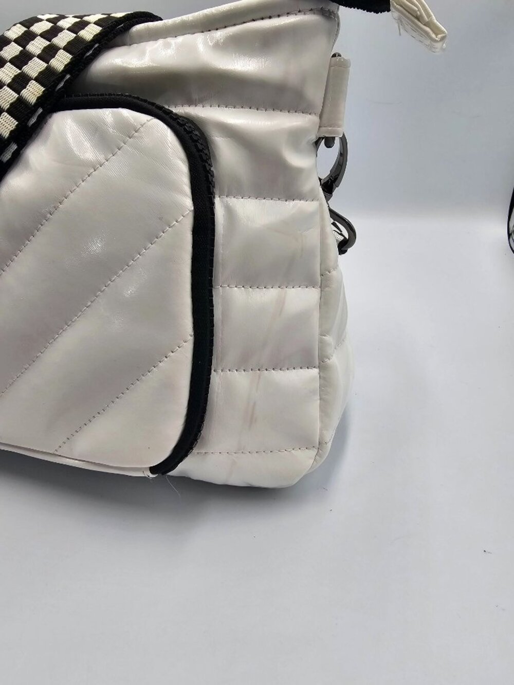 Think Royln Women Quilted White Glossy Finish  Bank Street XL Crossbody Bag 3305 - Picture 4 of 16